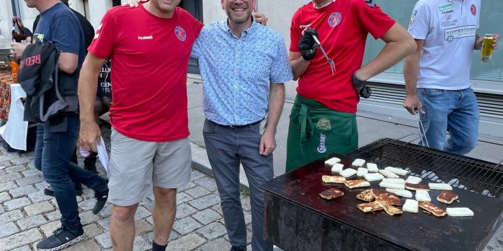 Bezirksvorsteher Baurecht besucht WAT Fünfhaus beim Grätzlfest